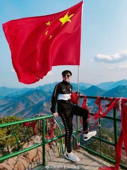 如何在行车记录仪看回放