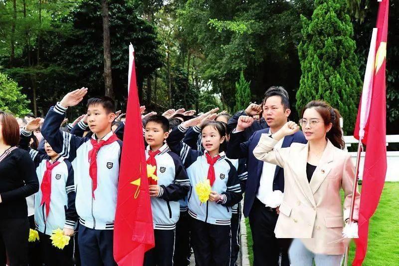 逃出白海豹洞