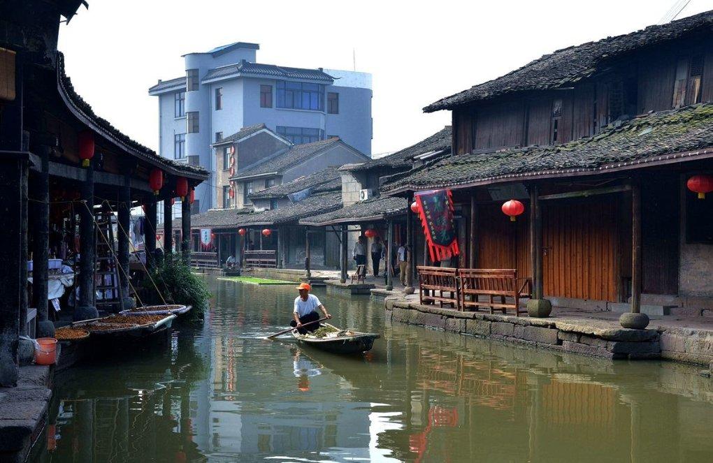 科技下乡培训忙 “土专家”传授致富经