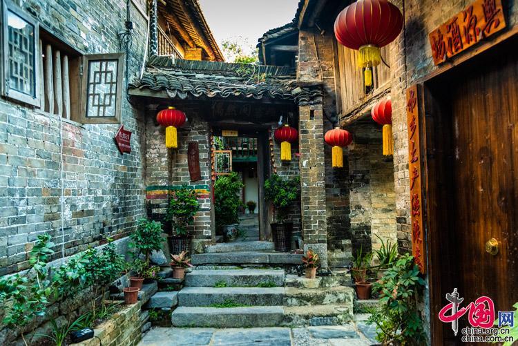 《王者荣耀》琥珀纪元CG大片发布：科幻与你共战峡谷